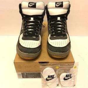 Nike hightop sneakers